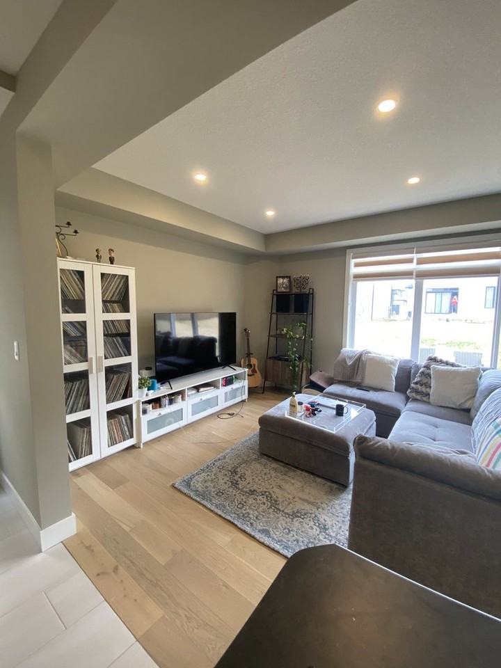 417 Edgevalley Rd - Photo 4 of 18