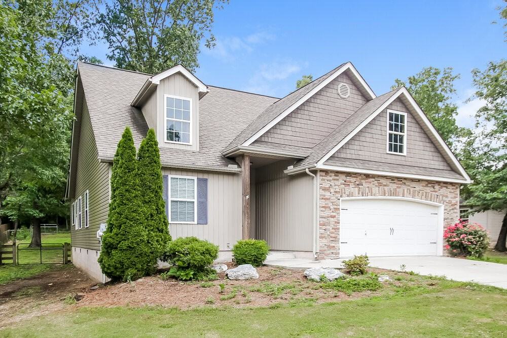 305 Talon Dr Se - Photo 3 of 16