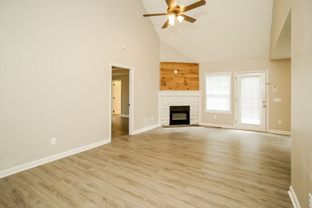 305 Talon Dr Se - Photo 6 of 16
