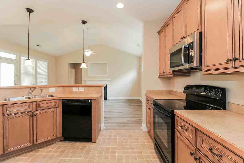 84 Denby Cir - Photo 7 of 16