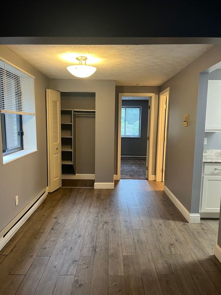 1462 Niles - Hillcrest - Photo 2 of 14
