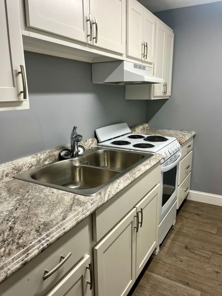 1462 Niles - Hillcrest - Photo 4 of 14