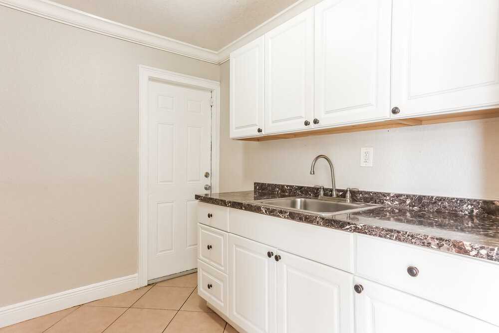 1840 Nw 34th Ter - Photo 7 of 16