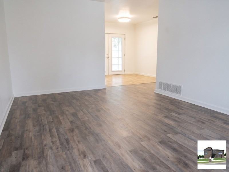 1009 S 29th St - Photo 3 of 24
