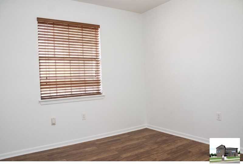 1009 S 29th St - Photo 6 of 24