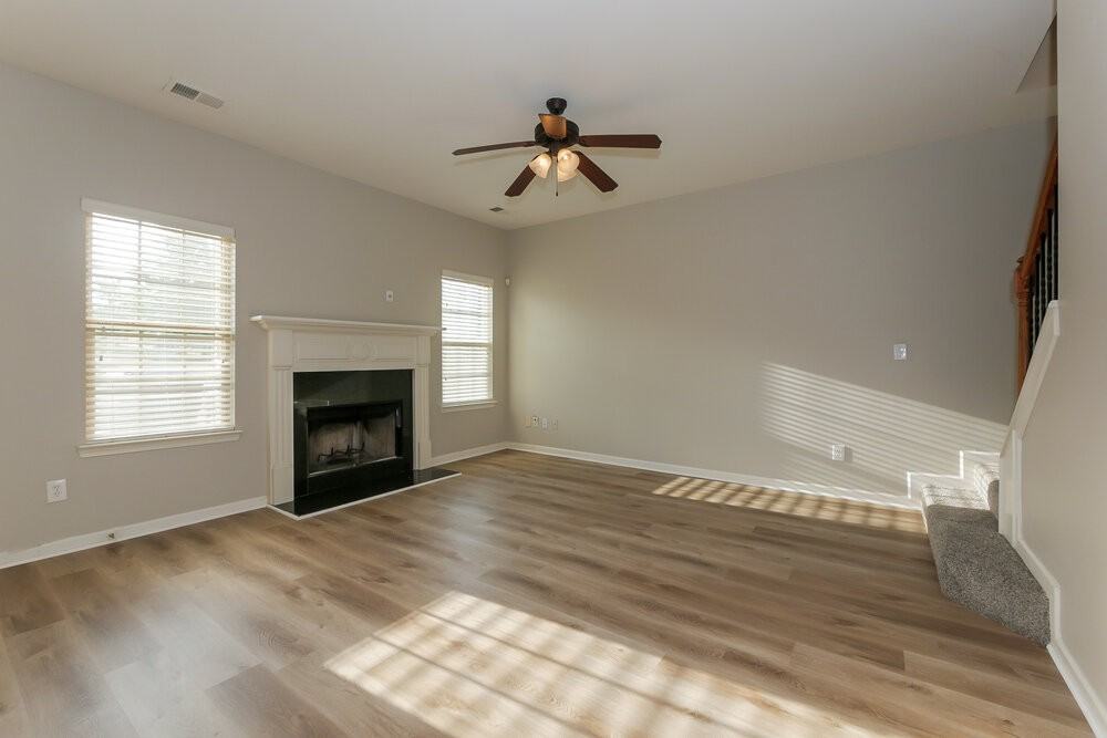 215 Madison Grace Ave - Photo 7 of 17