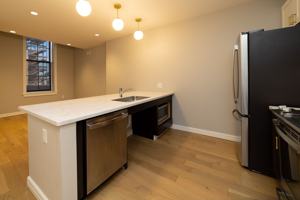 featured image of 32 N Park Row