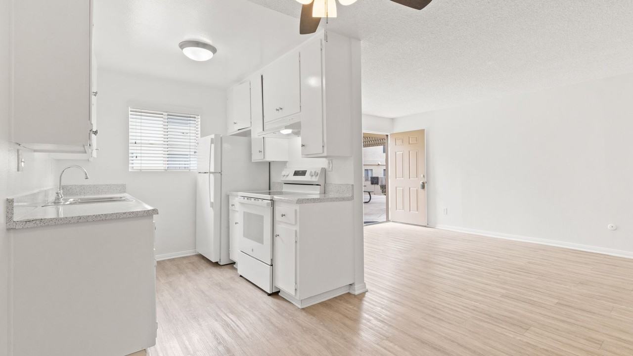 Century Arms Apartments - Photo 5 of 25