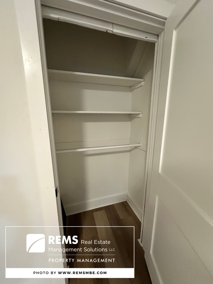 246 N Walnut St - Photo 3 of 4
