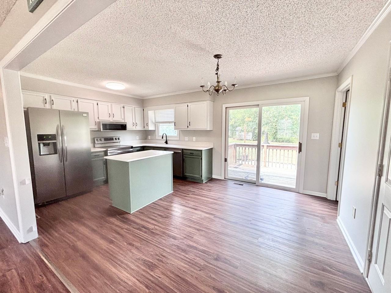 8310 Prince Edward Rd - Photo 3 of 20