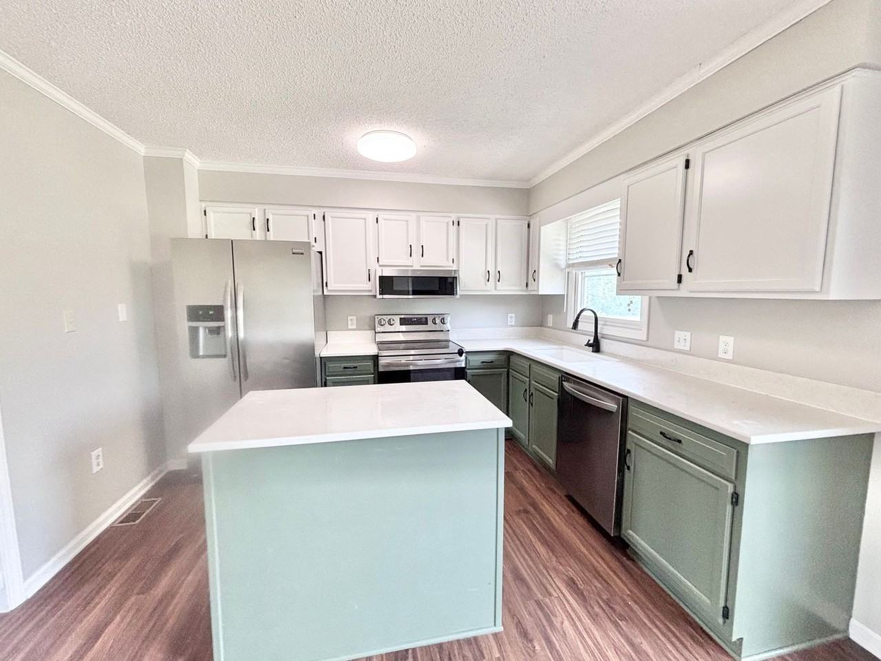 8310 Prince Edward Rd - Photo 4 of 20