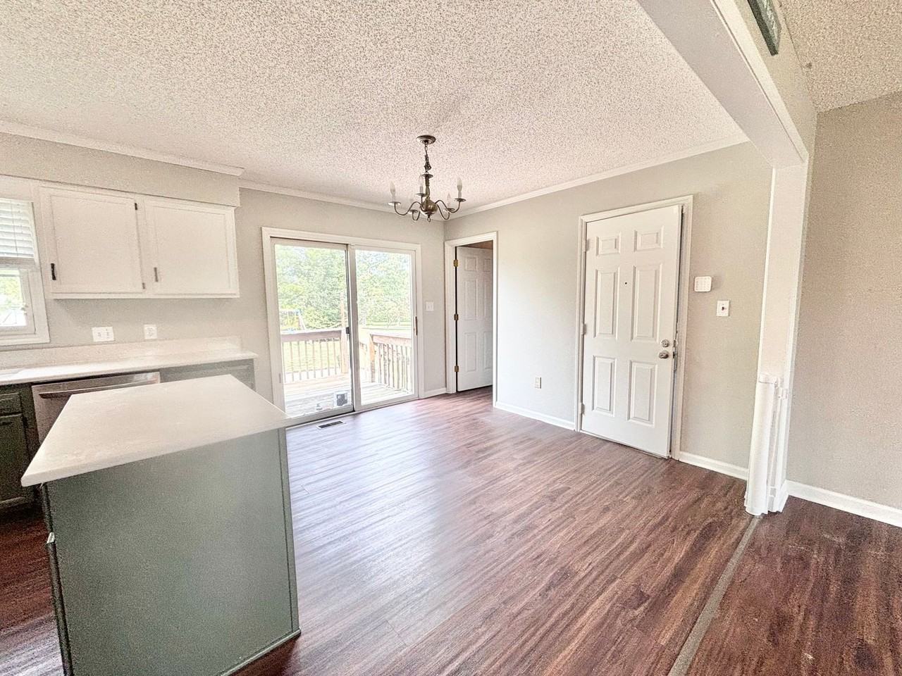 8310 Prince Edward Rd - Photo 6 of 20