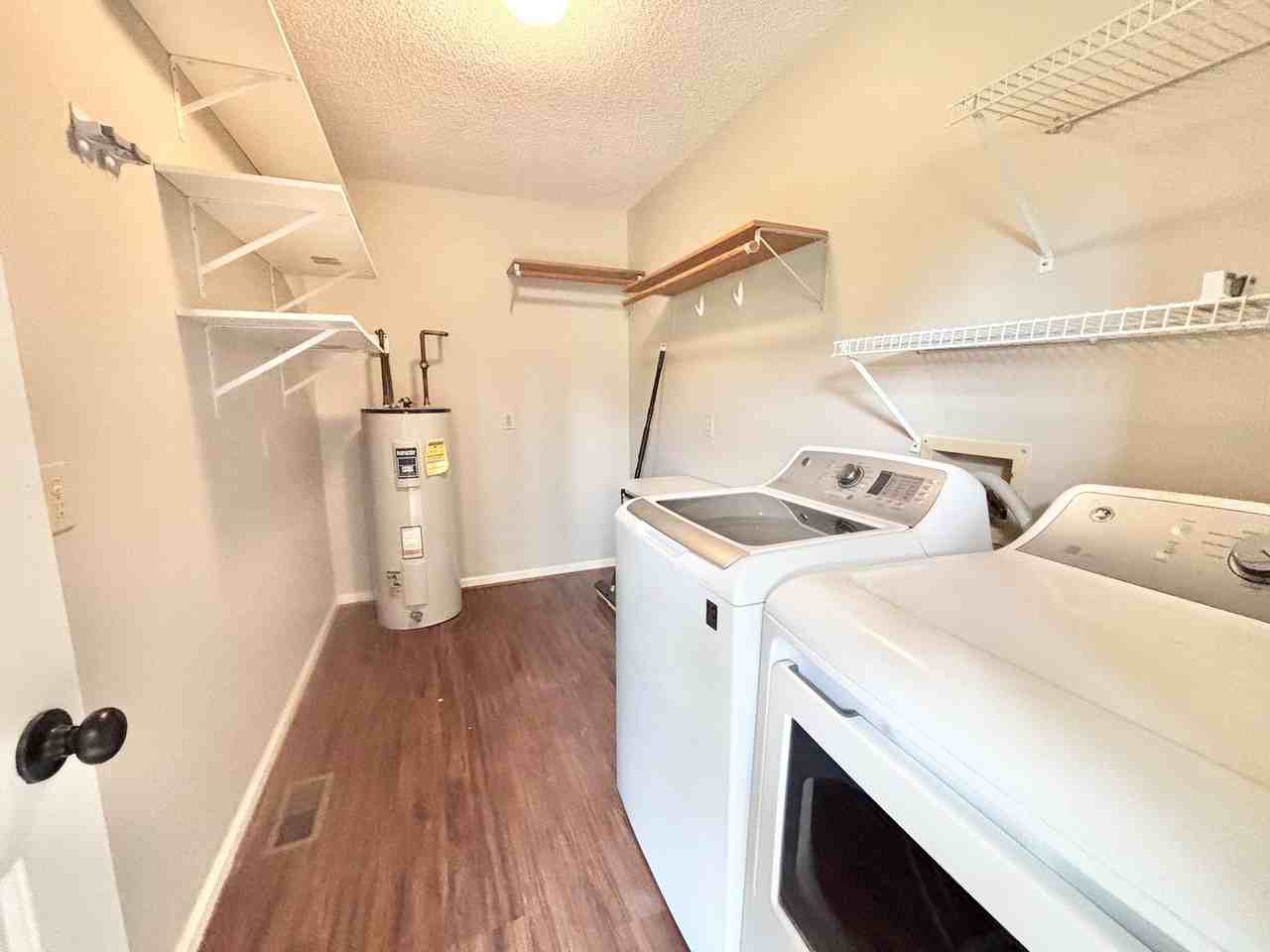 8310 Prince Edward Rd - Photo 7 of 20