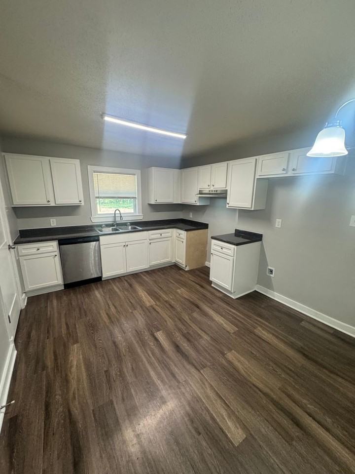7729 Mahoney Rd - Photo 4 of 12