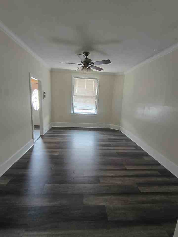 211 E Main St - Photo 4 of 9