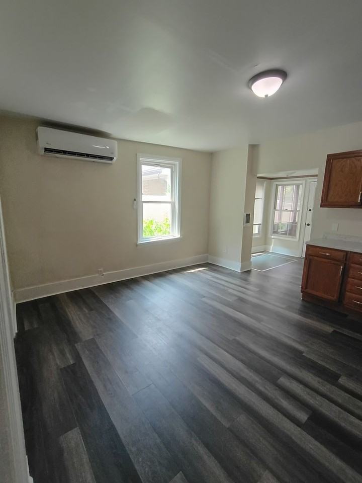 211 E Main St - Photo 5 of 9