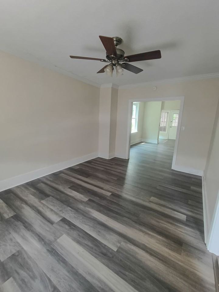 211 E Main St - Photo 7 of 9