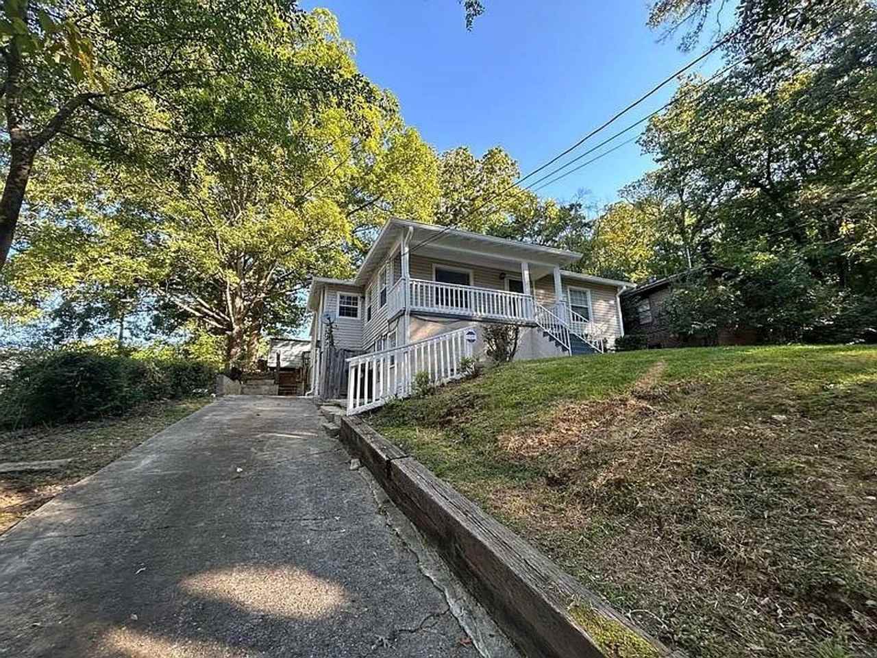 923 Vanderbilt St - Photo 2 of 26