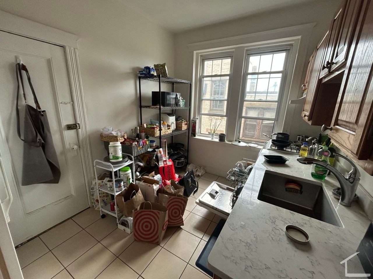 27 Mount Hood Rd - Photo 3 of 8