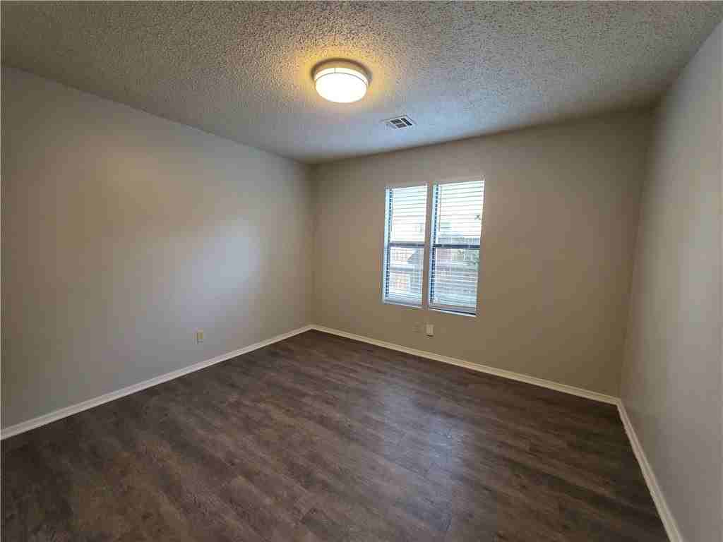 1008 Turtle Creek Dr - Photo 6 of 17