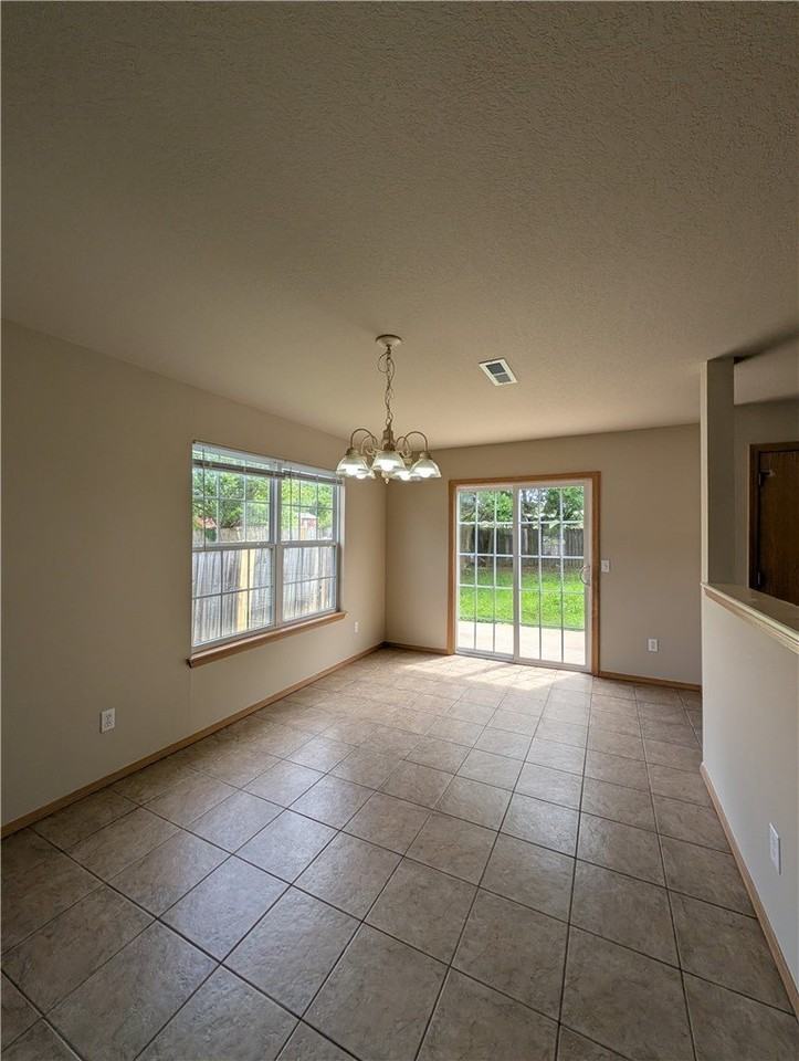 605 Cedar Brook Ct - Photo 4 of 12