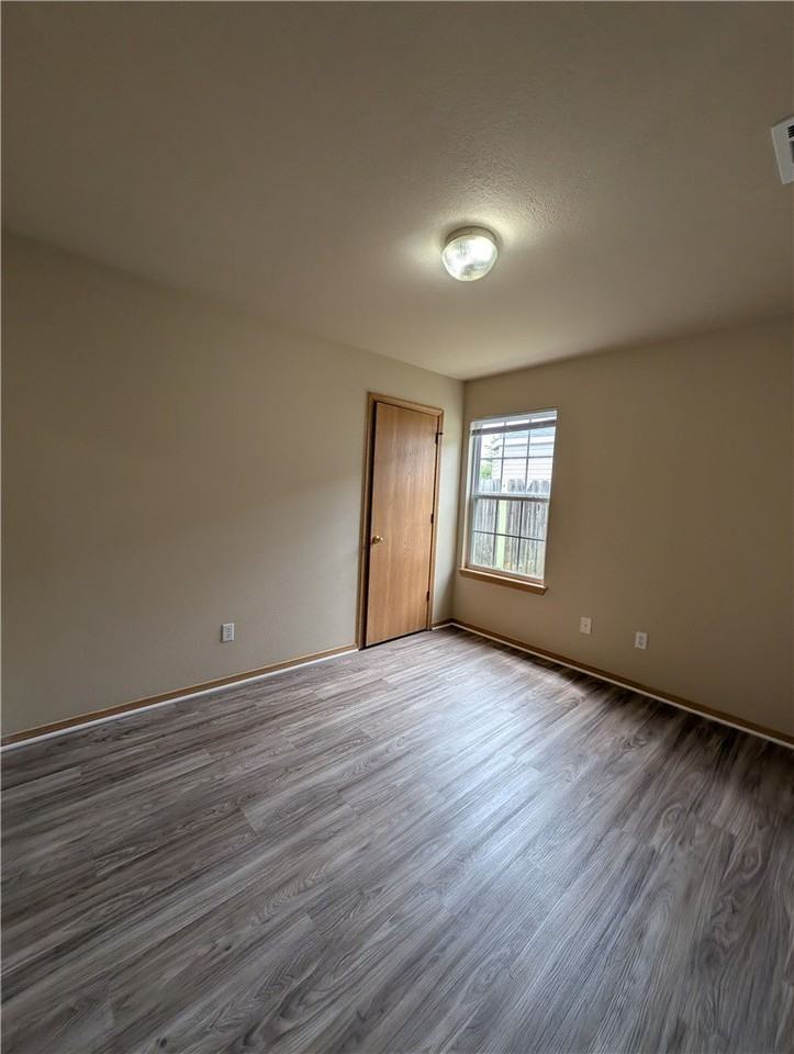 605 Cedar Brook Ct - Photo 7 of 12