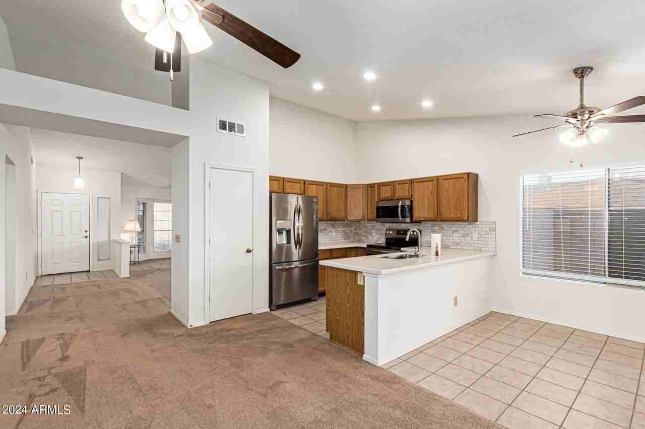 16407 S 44th St - Photo 5 of 18