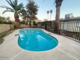 featured image of 2918 W Glendale Ave