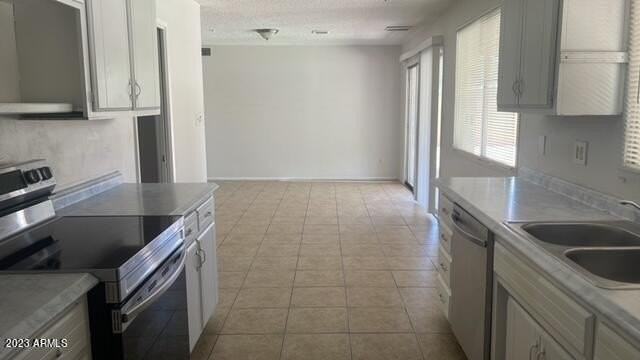 2918 W Glendale Ave - Photo 3 of 12