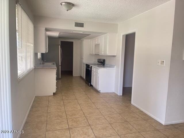 2918 W Glendale Ave - Photo 4 of 12