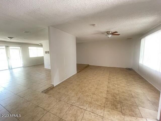 2918 W Glendale Ave - Photo 5 of 12