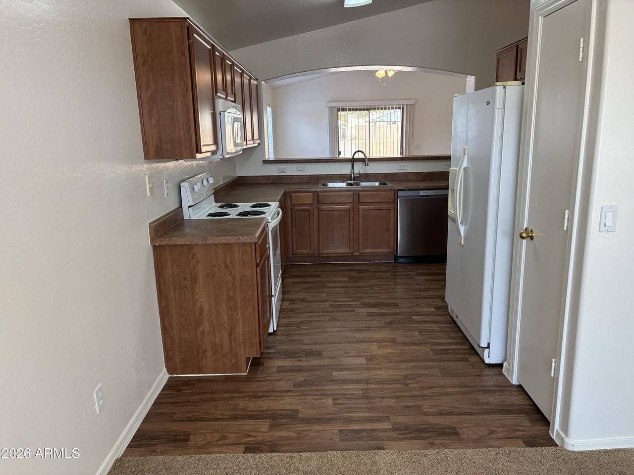 24032 W Pecan Rd - Photo 7 of 31