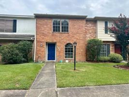 featured image of 541 Longmeadow St