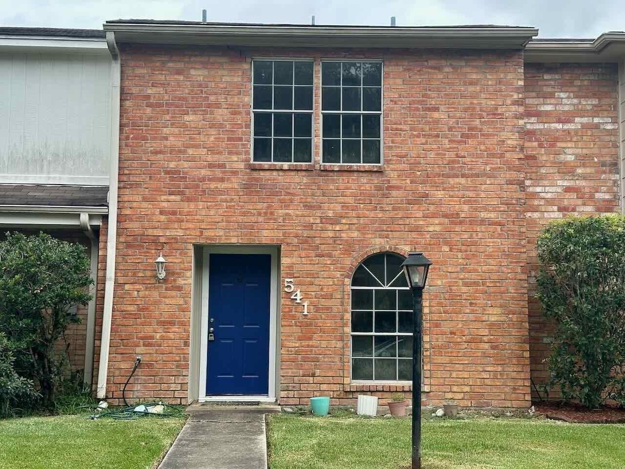 541 Longmeadow St - Photo 2 of 26