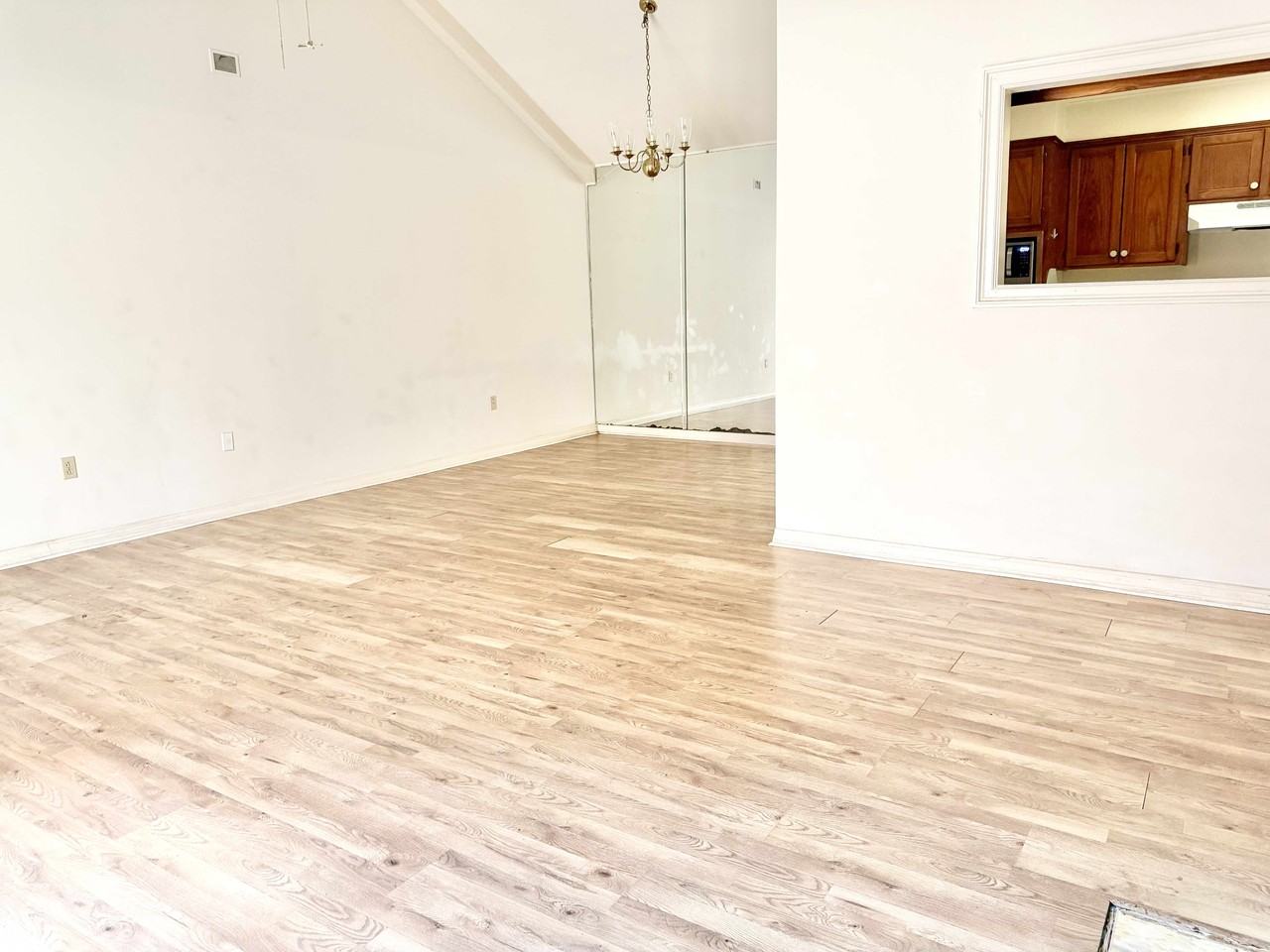 145 Croydon Ave #1 - Photo 4 of 11