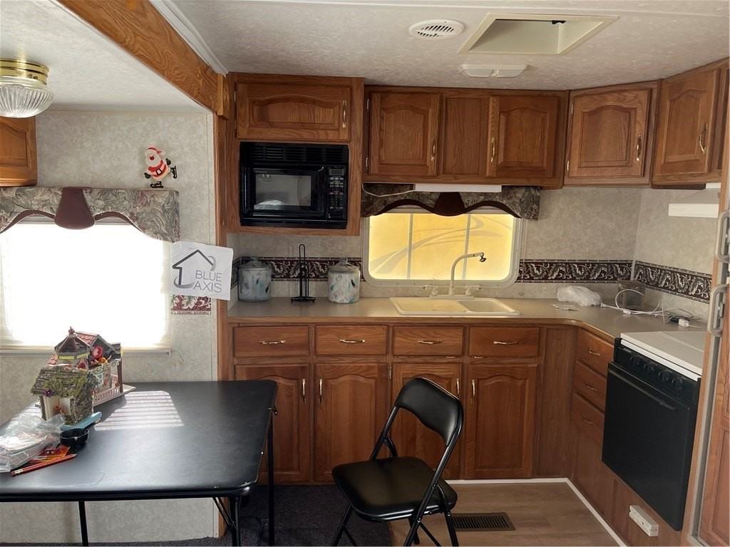 20 Barringer Dr - Photo 6 of 11
