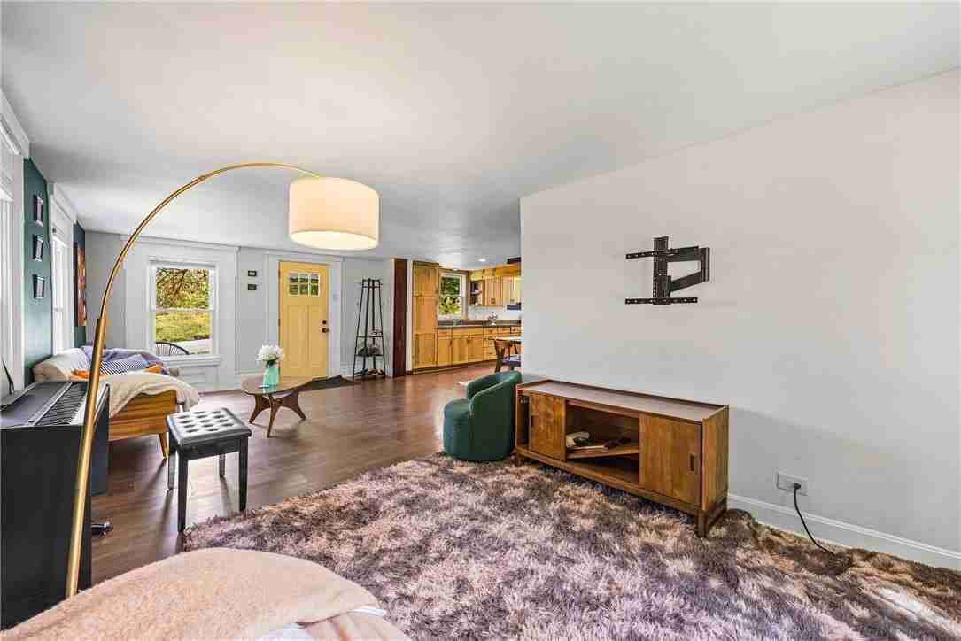 393 Mendon Center Rd - Photo 7 of 25