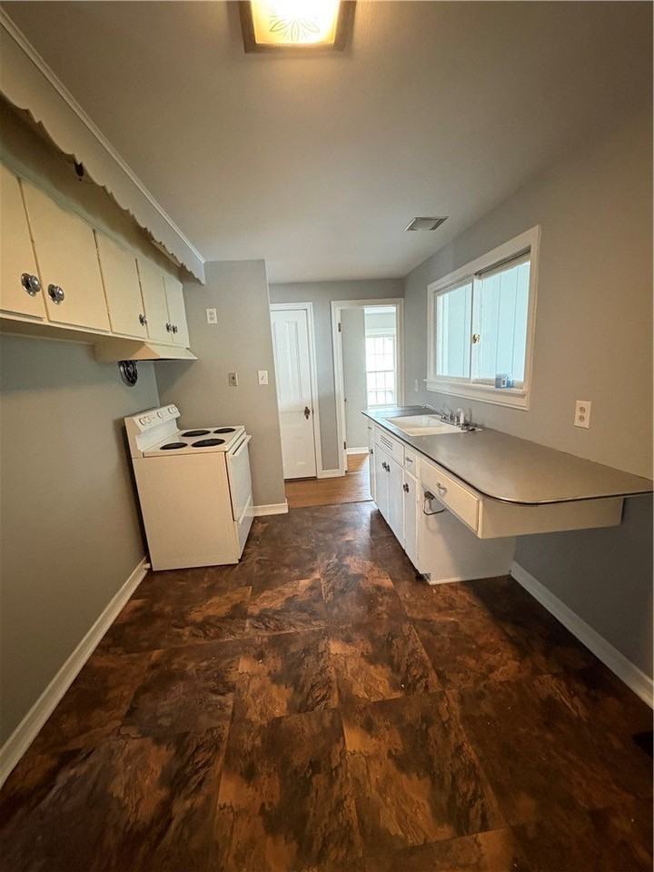 108B Orchard St - Photo 3 of 8