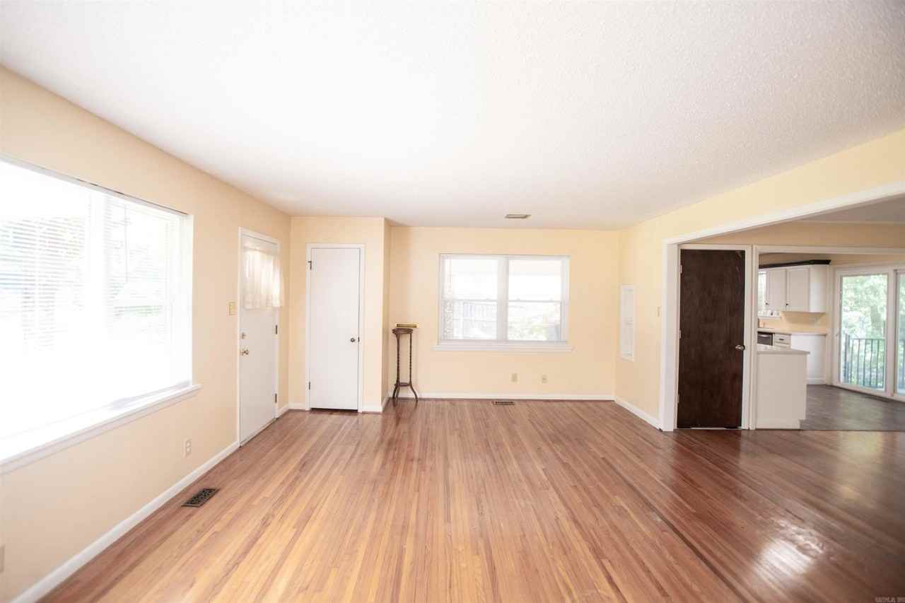 5010 Glenmere Rd - Photo 5 of 34