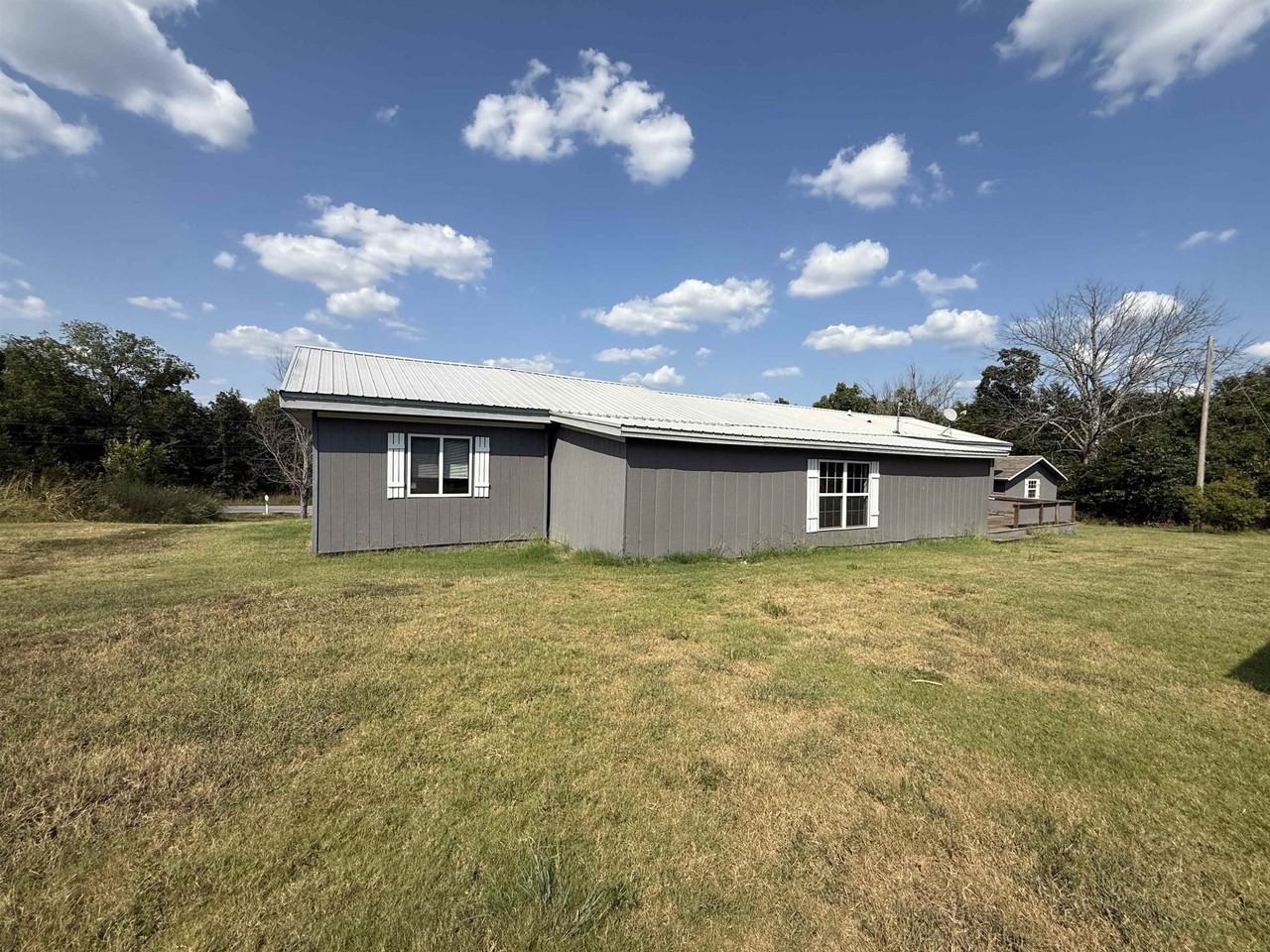 313 Fairway Dr - Photo 3 of 36