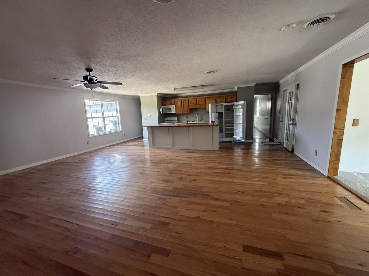 313 Fairway Dr - Photo 7 of 36