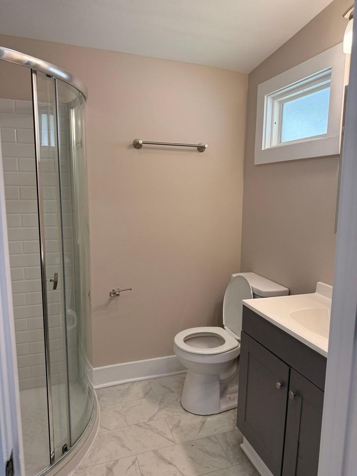 2410 E 19th St - Photo 5 of 10