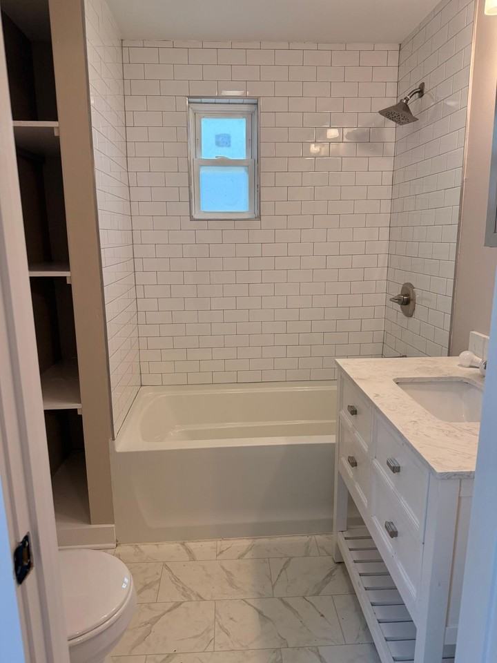 2410 E 19th St - Photo 7 of 10