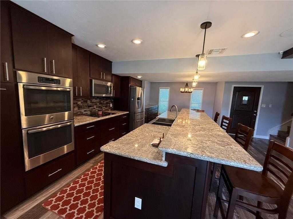 1912 Kelly St - Photo 3 of 13