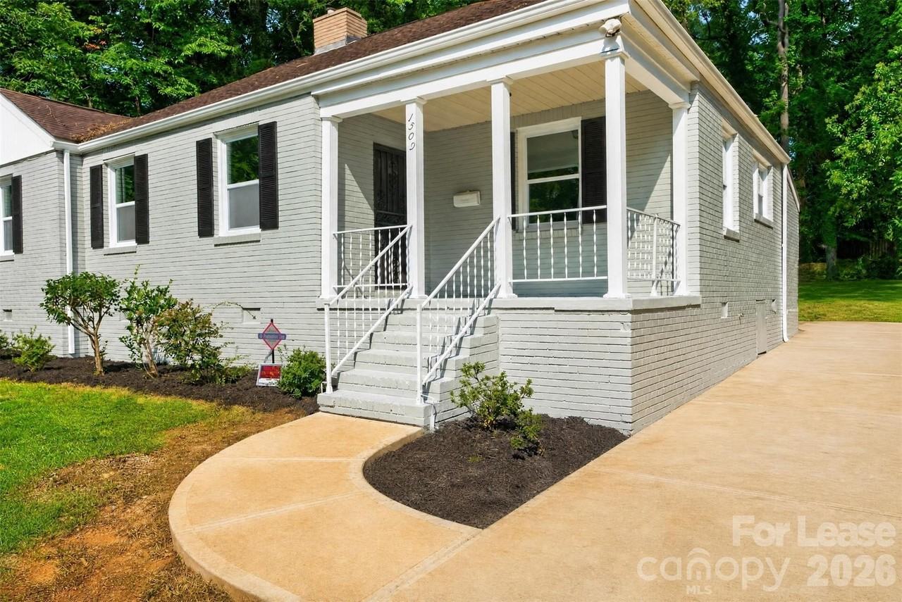1509 Wickham Ln - Photo 2 of 22