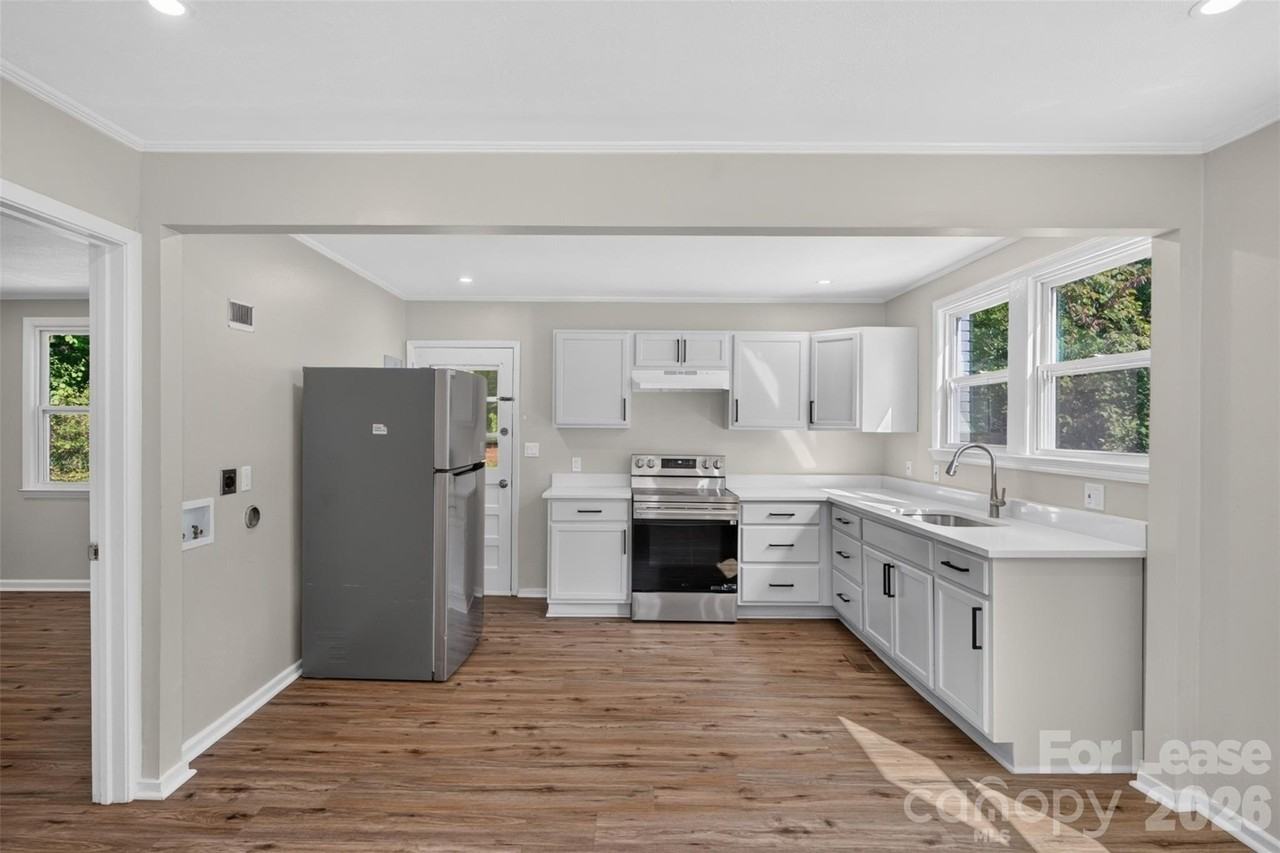 1509 Wickham Ln - Photo 4 of 22