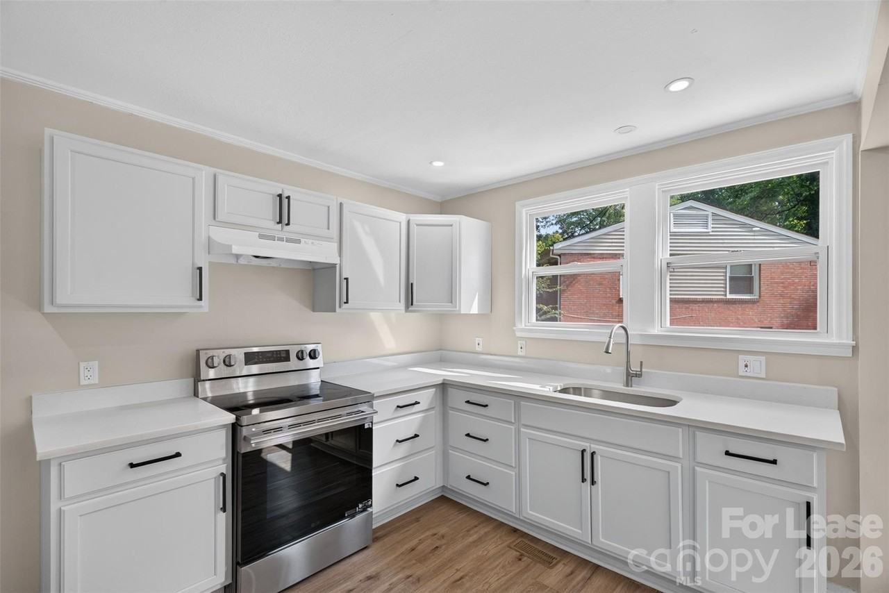 1509 Wickham Ln - Photo 5 of 22