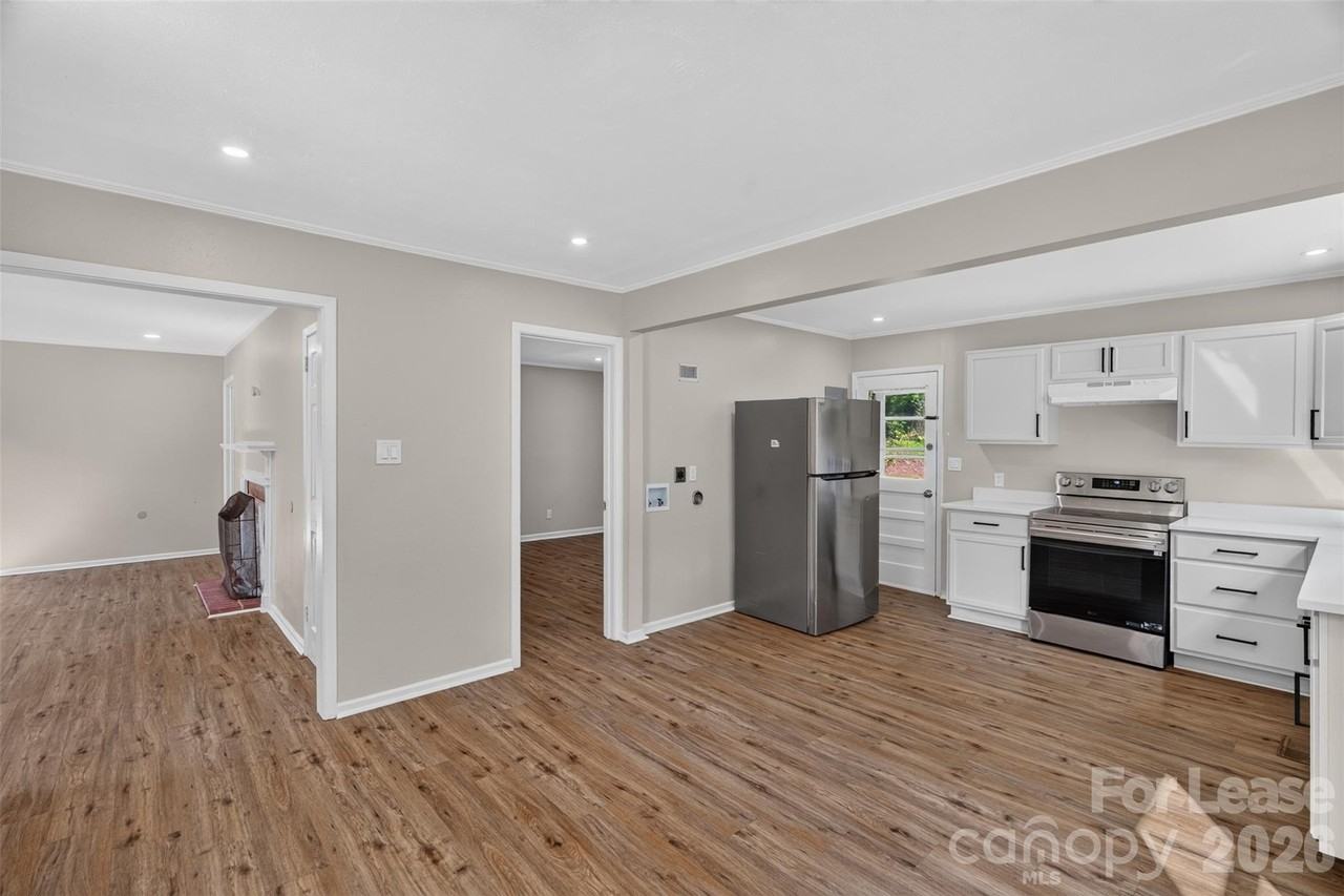 1509 Wickham Ln - Photo 6 of 22