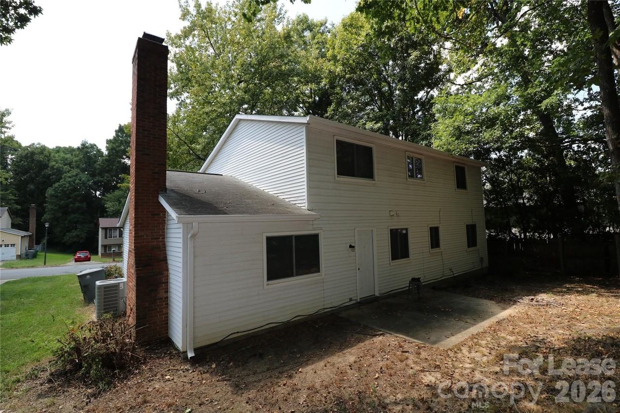 9211 Nash Ave - Photo 4 of 6