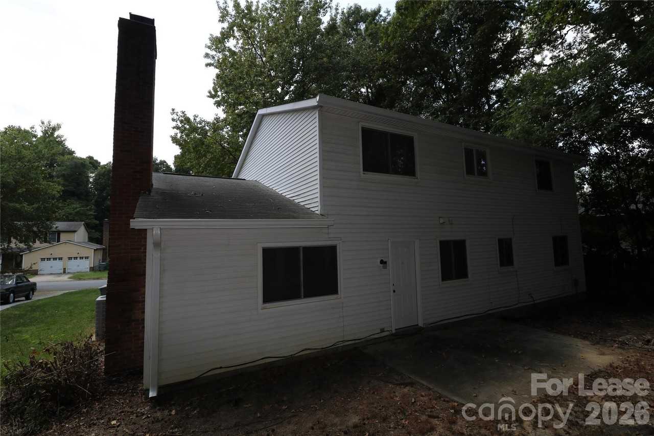 9211 Nash Ave - Photo 5 of 6